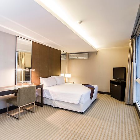 The Narathiwas Hotel & Residence Sathorn Bangkok Esterno foto