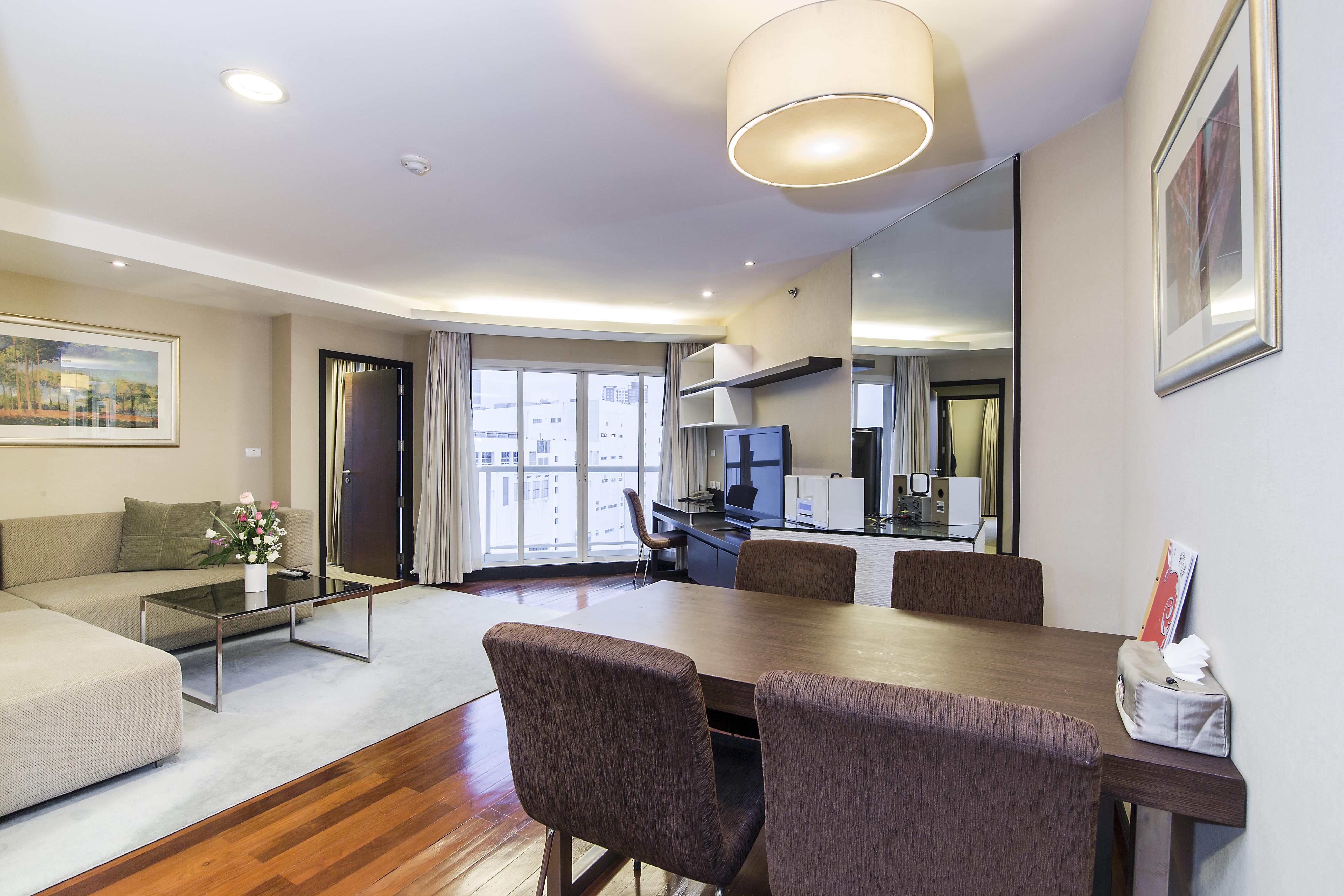 The Narathiwas Hotel & Residence Sathorn Bangkok Esterno foto