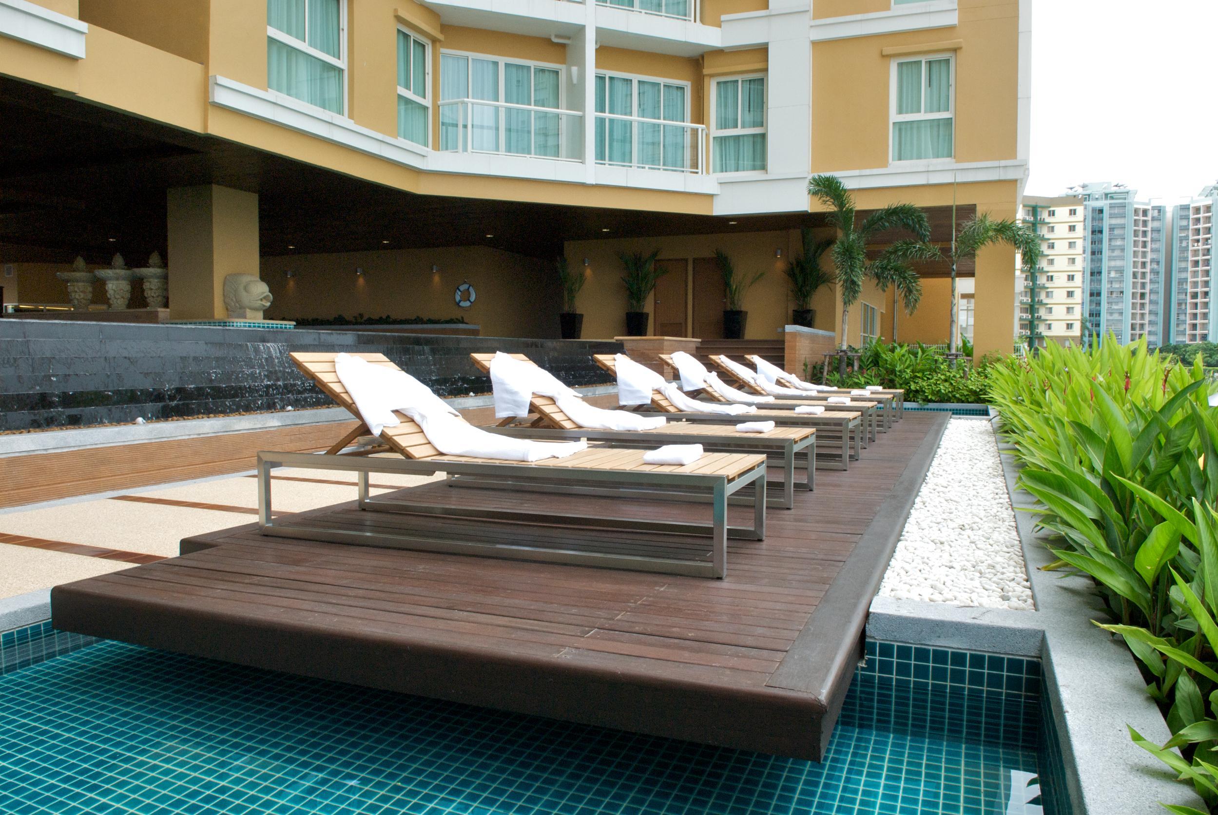 The Narathiwas Hotel & Residence Sathorn Bangkok Esterno foto